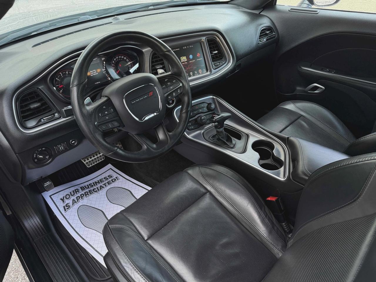 2016 Dodge Challenger SXT Photo