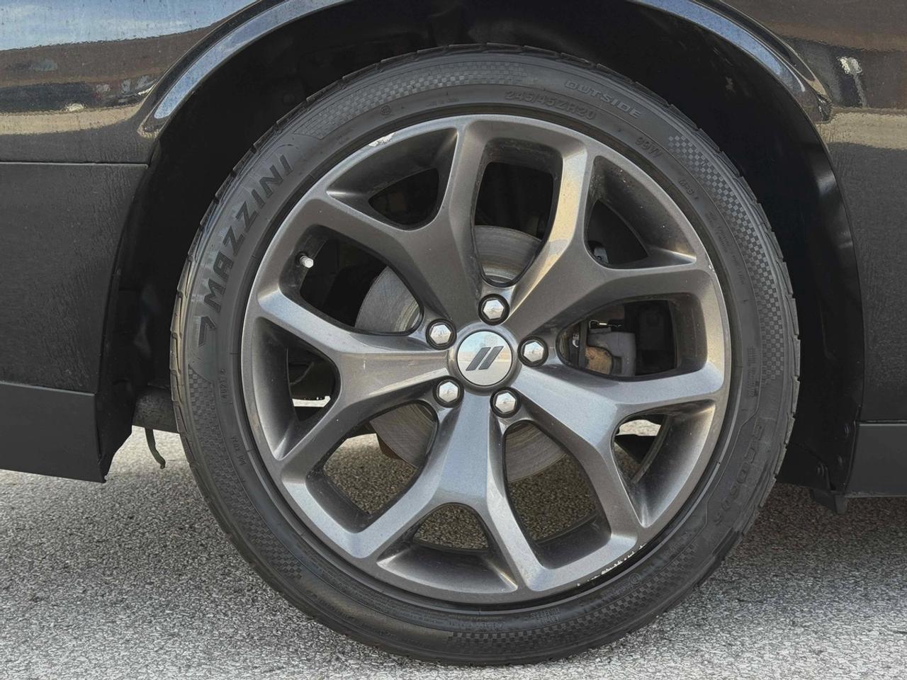 2016 Dodge Challenger SXT Photo