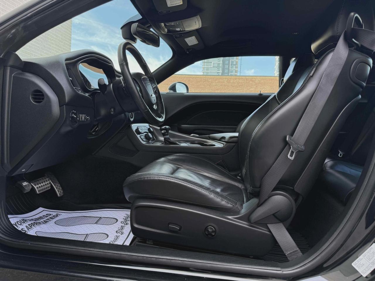 2016 Dodge Challenger SXT Photo