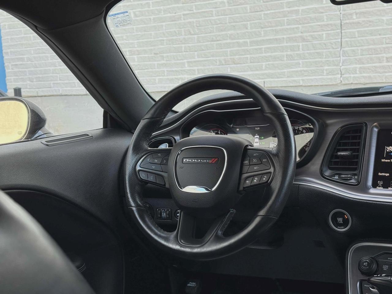 2016 Dodge Challenger SXT Photo