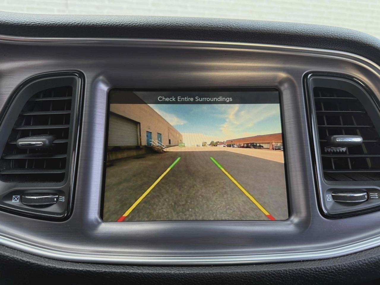 2016 Dodge Challenger SXT Photo