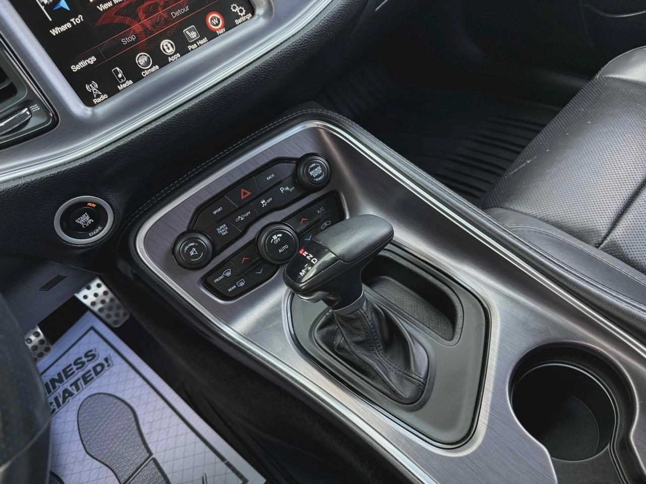 2016 Dodge Challenger SXT Photo