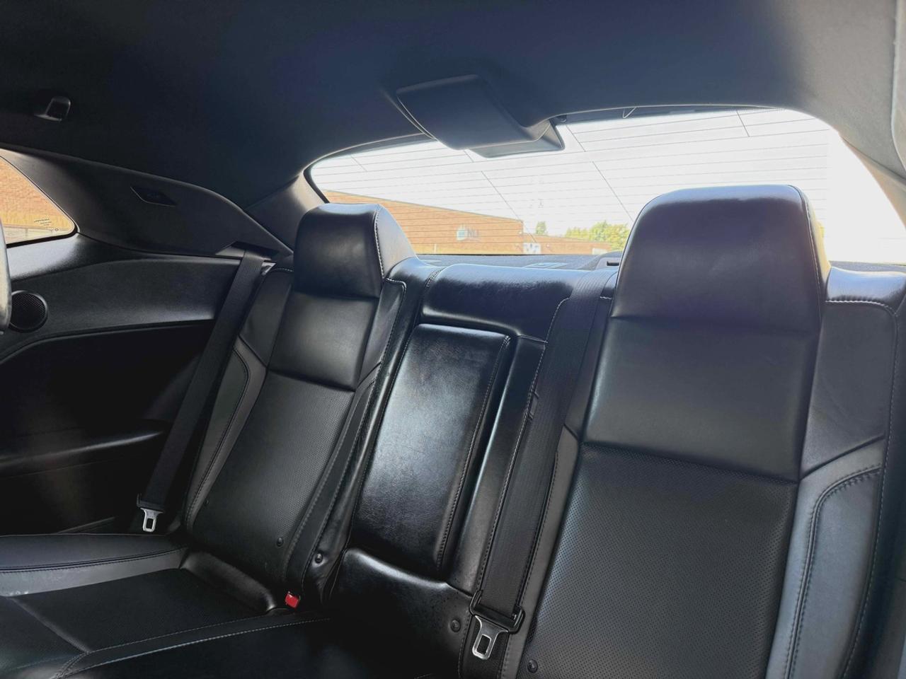 2016 Dodge Challenger SXT Photo