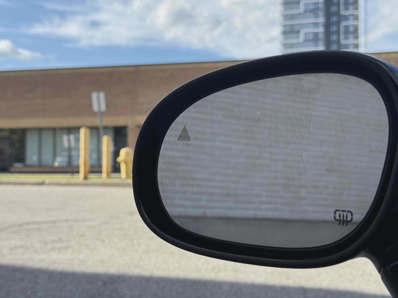 2016 Dodge Challenger SXT Photo