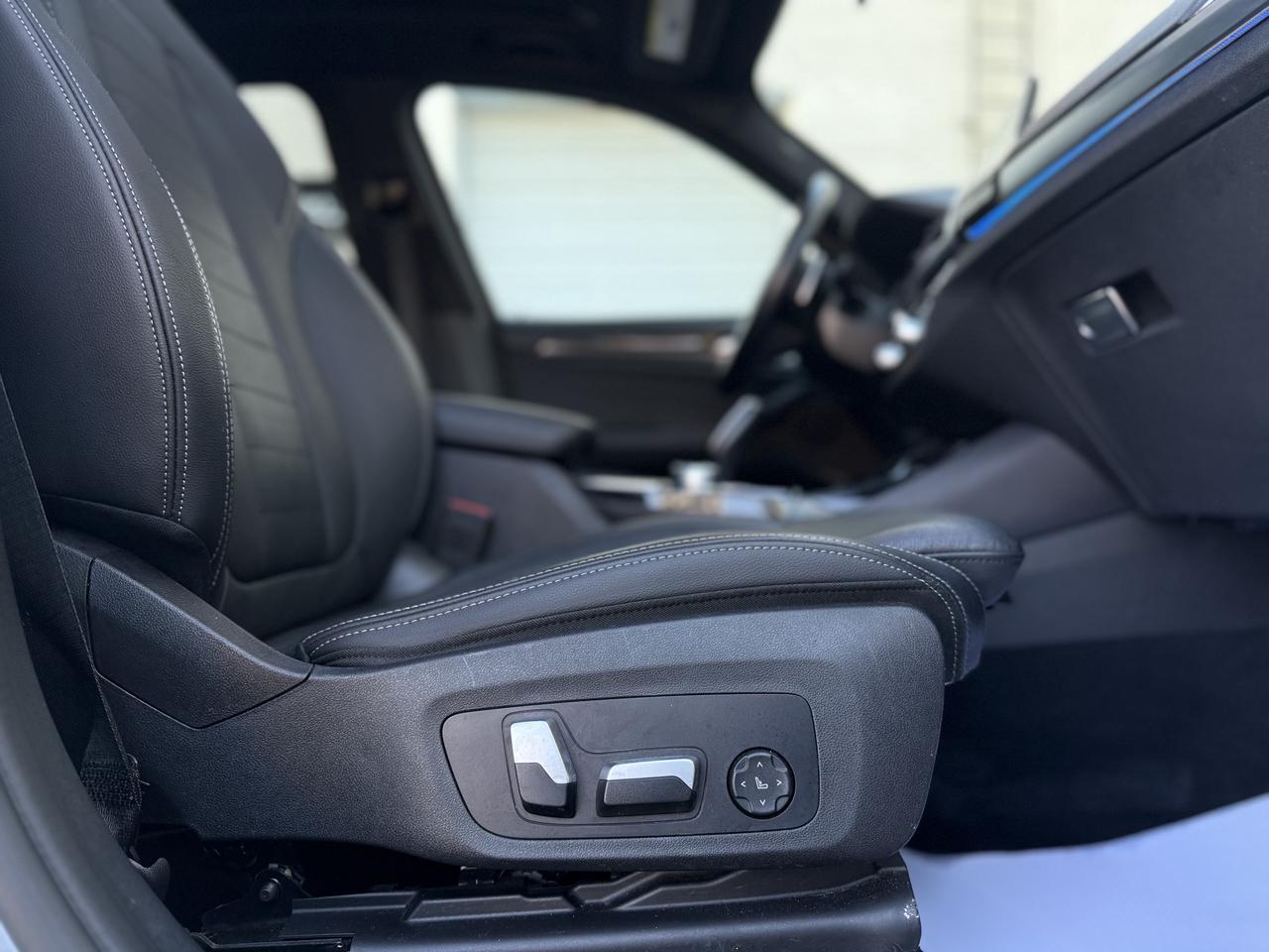 2021 BMW X3 xDrive30e Photo