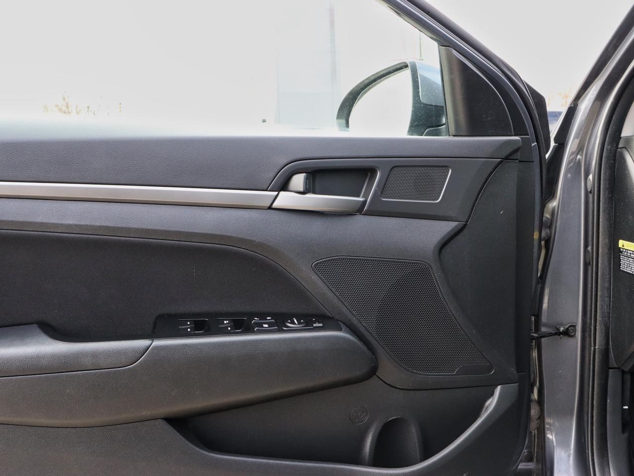 2018 Hyundai Elantra GL SE Photo