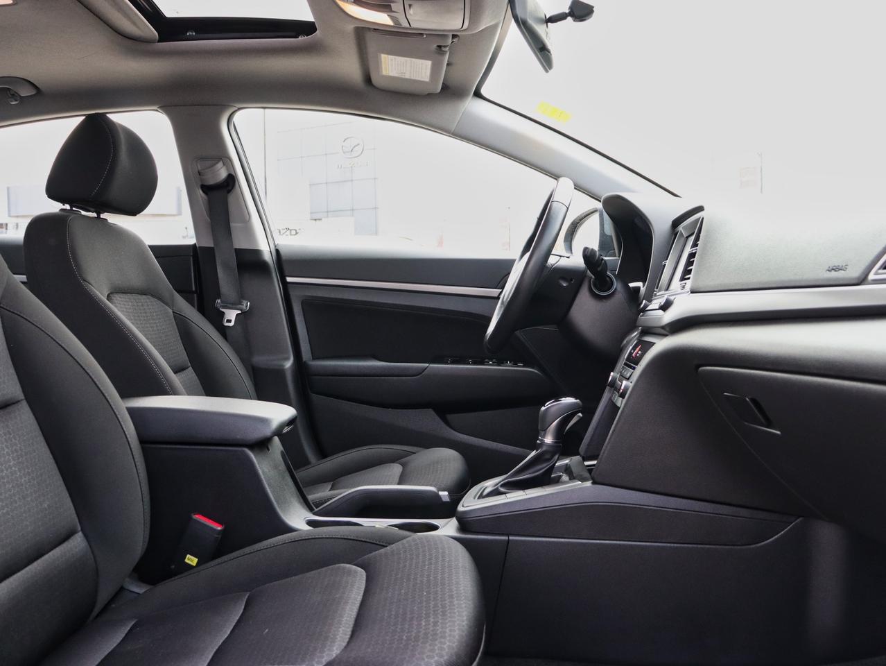 2018 Hyundai Elantra GL SE Photo