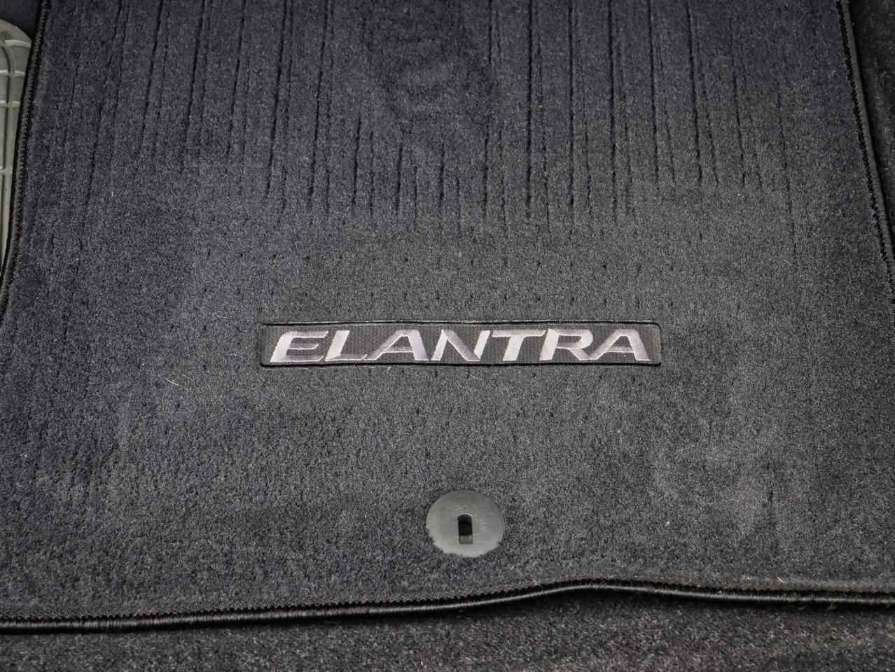 2018 Hyundai Elantra GL SE Photo