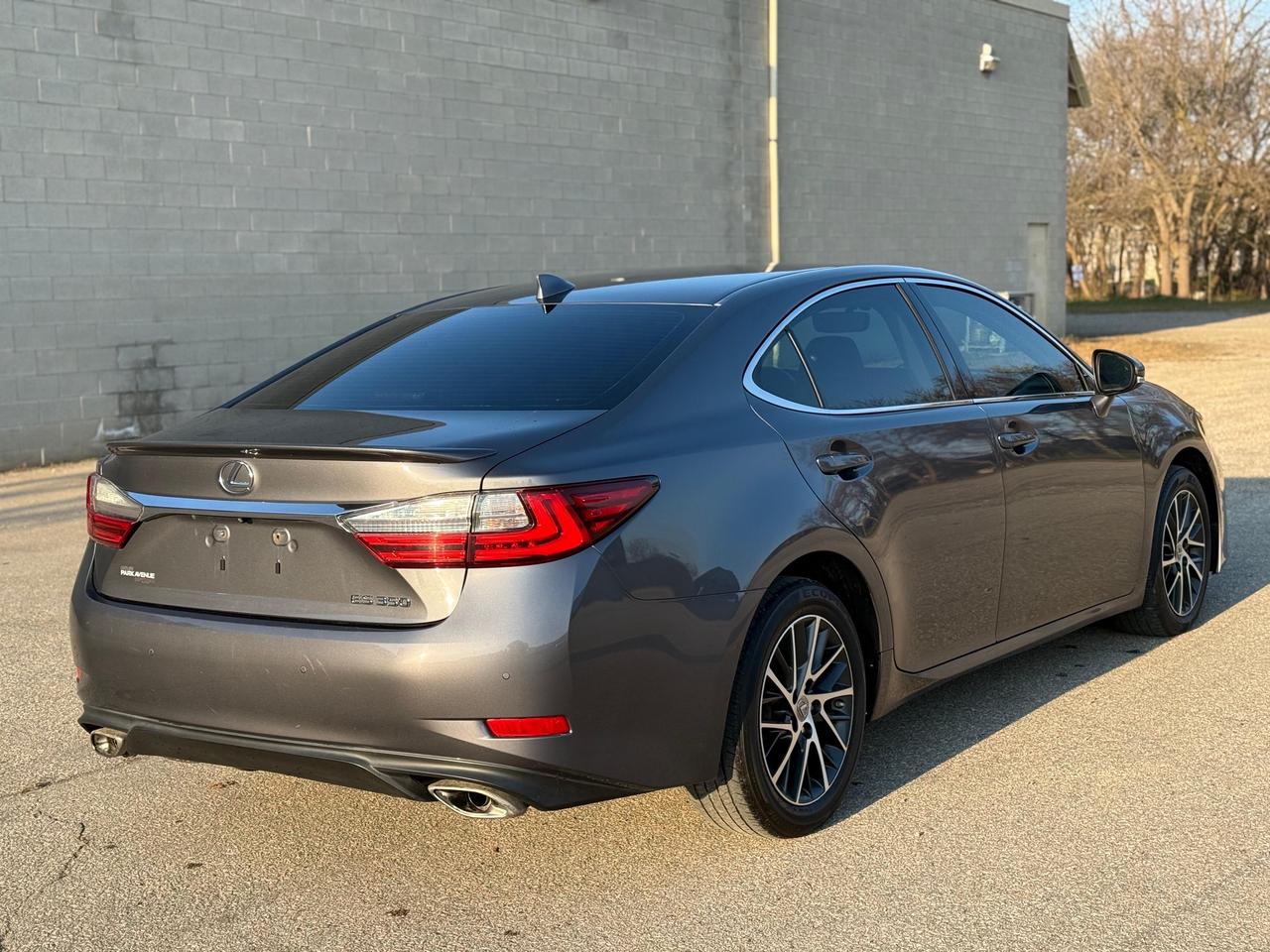 2016 Lexus ES 350 Photo