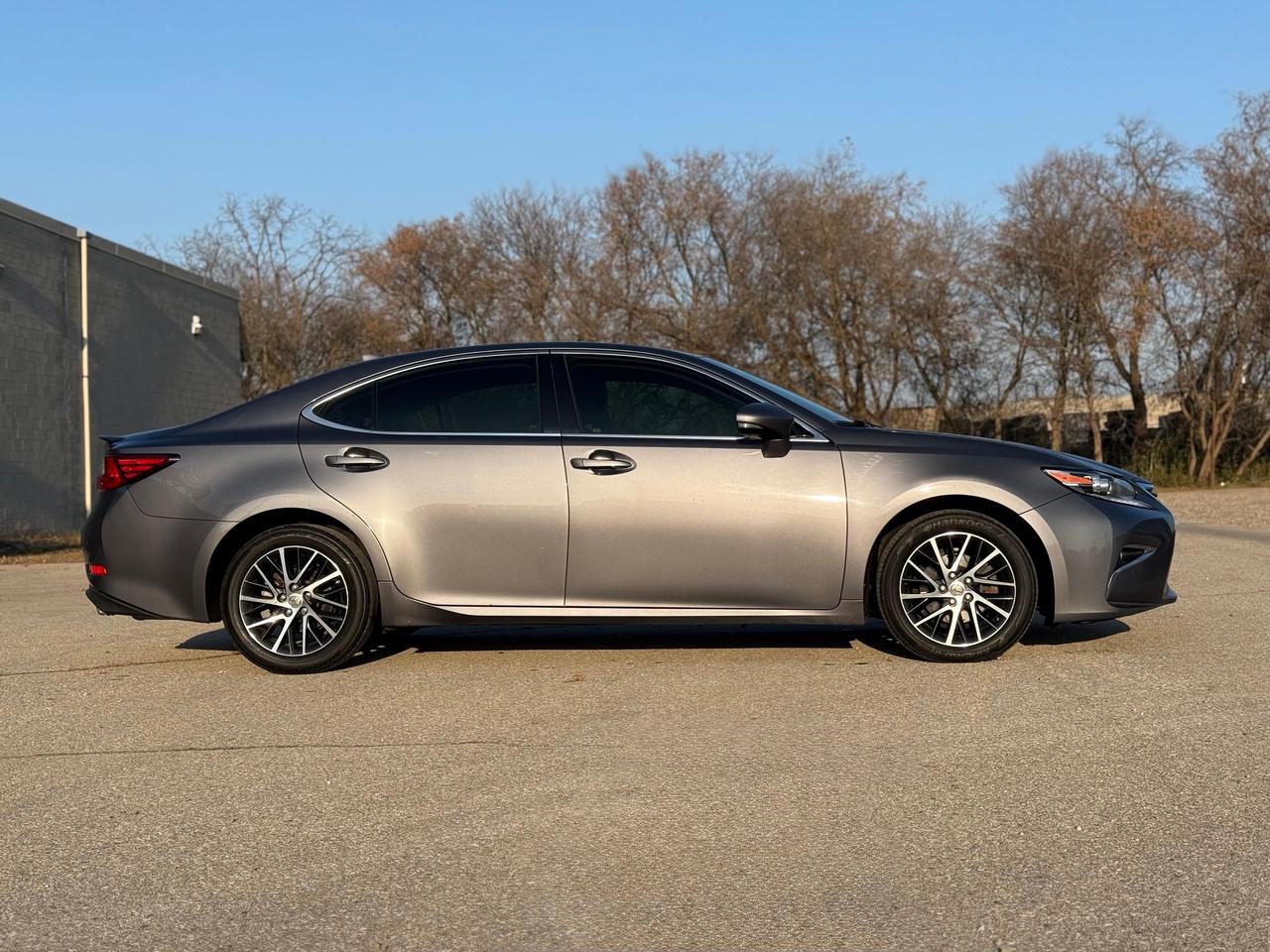 2016 Lexus ES 350 Photo