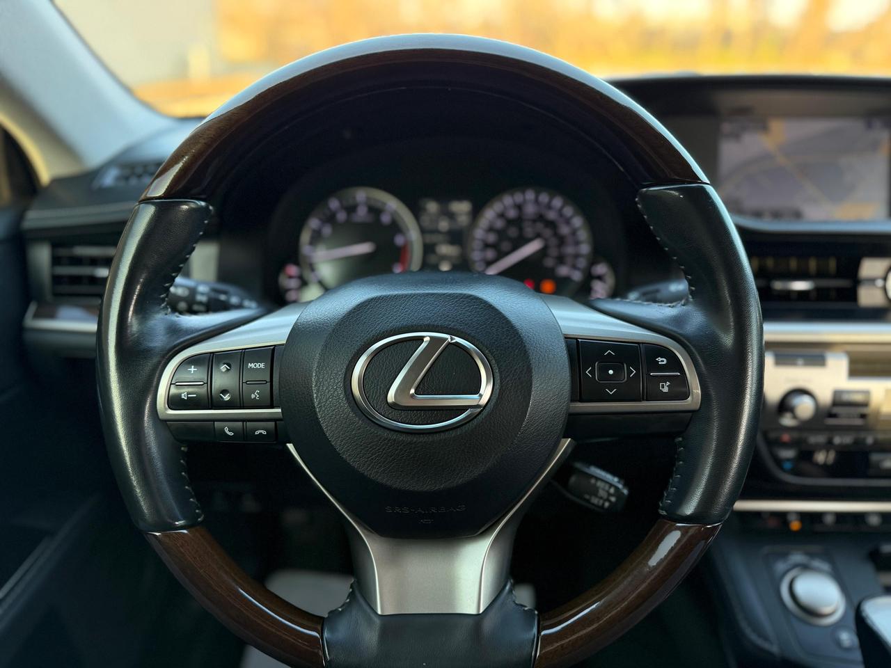 2016 Lexus ES 350 Photo
