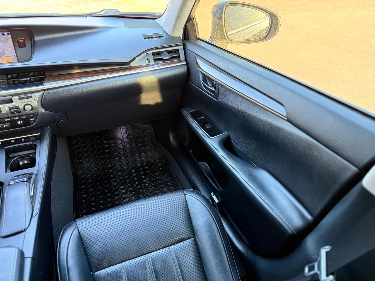 2016 Lexus ES 350 Photo