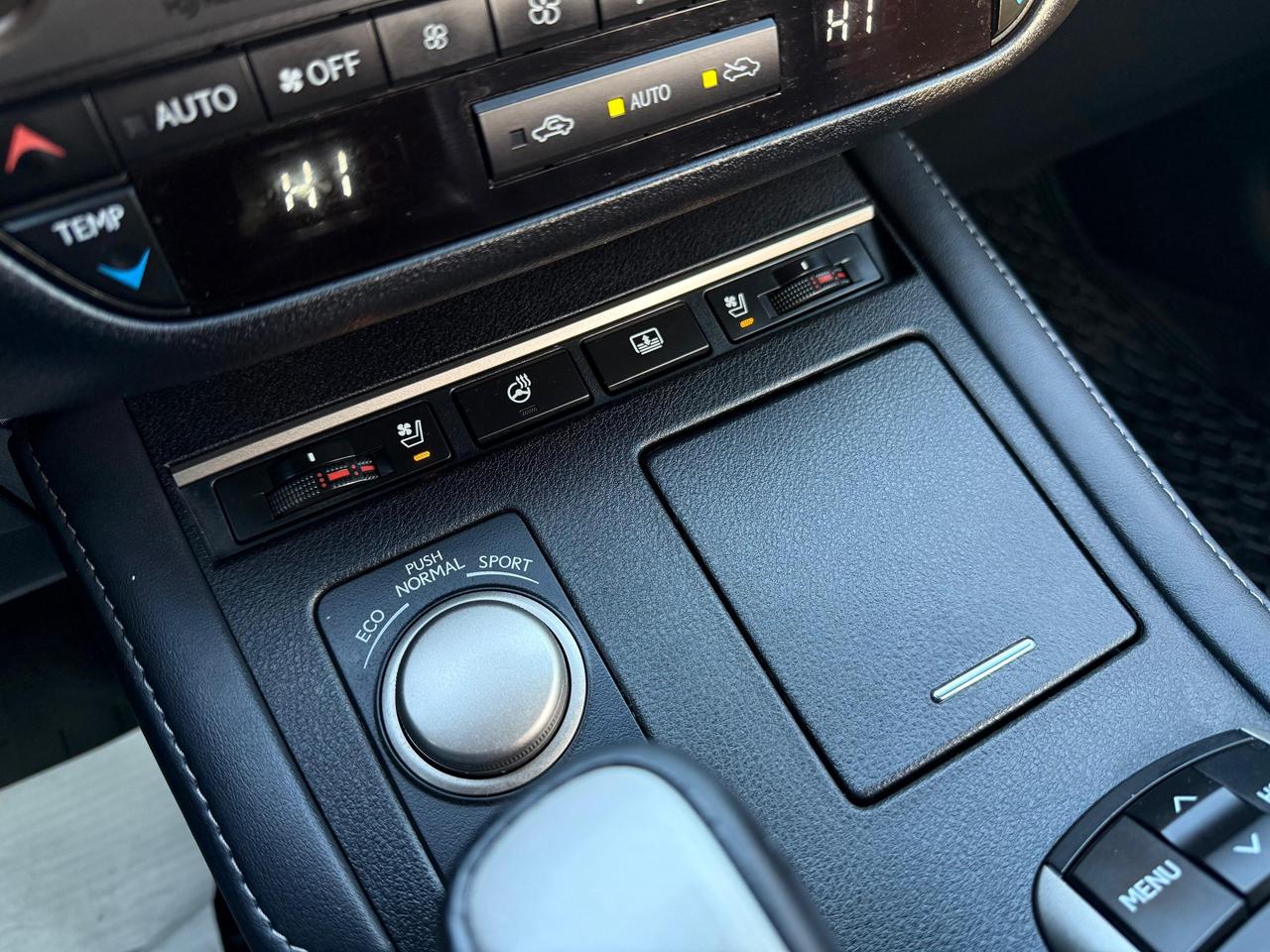 2016 Lexus ES 350 Photo