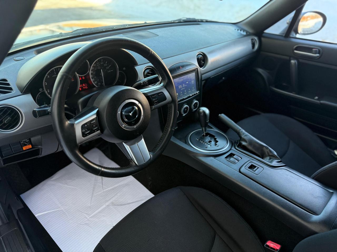 2011 Mazda MX-5 Miata Sport Photo