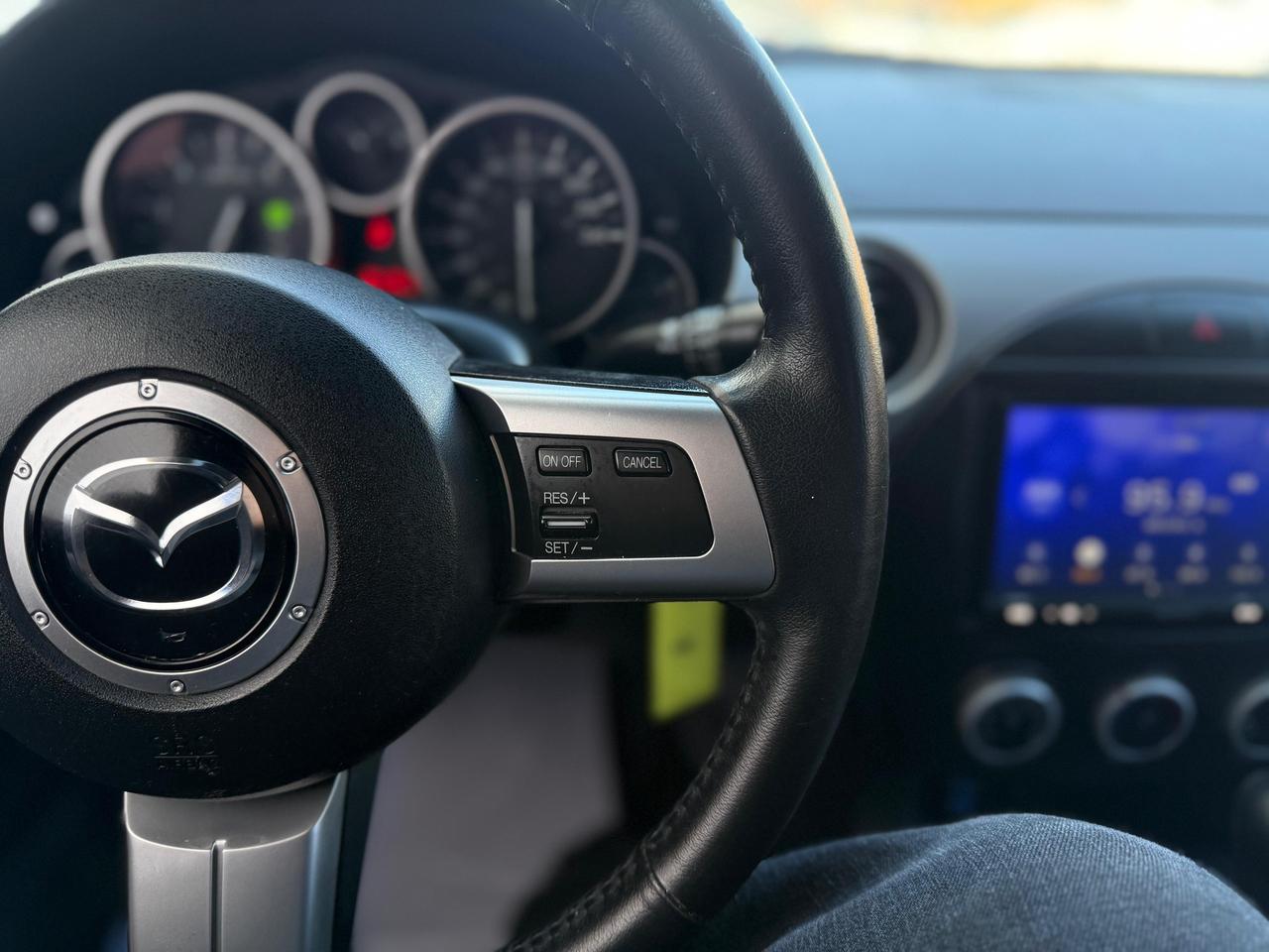 2011 Mazda MX-5 Miata Sport Photo