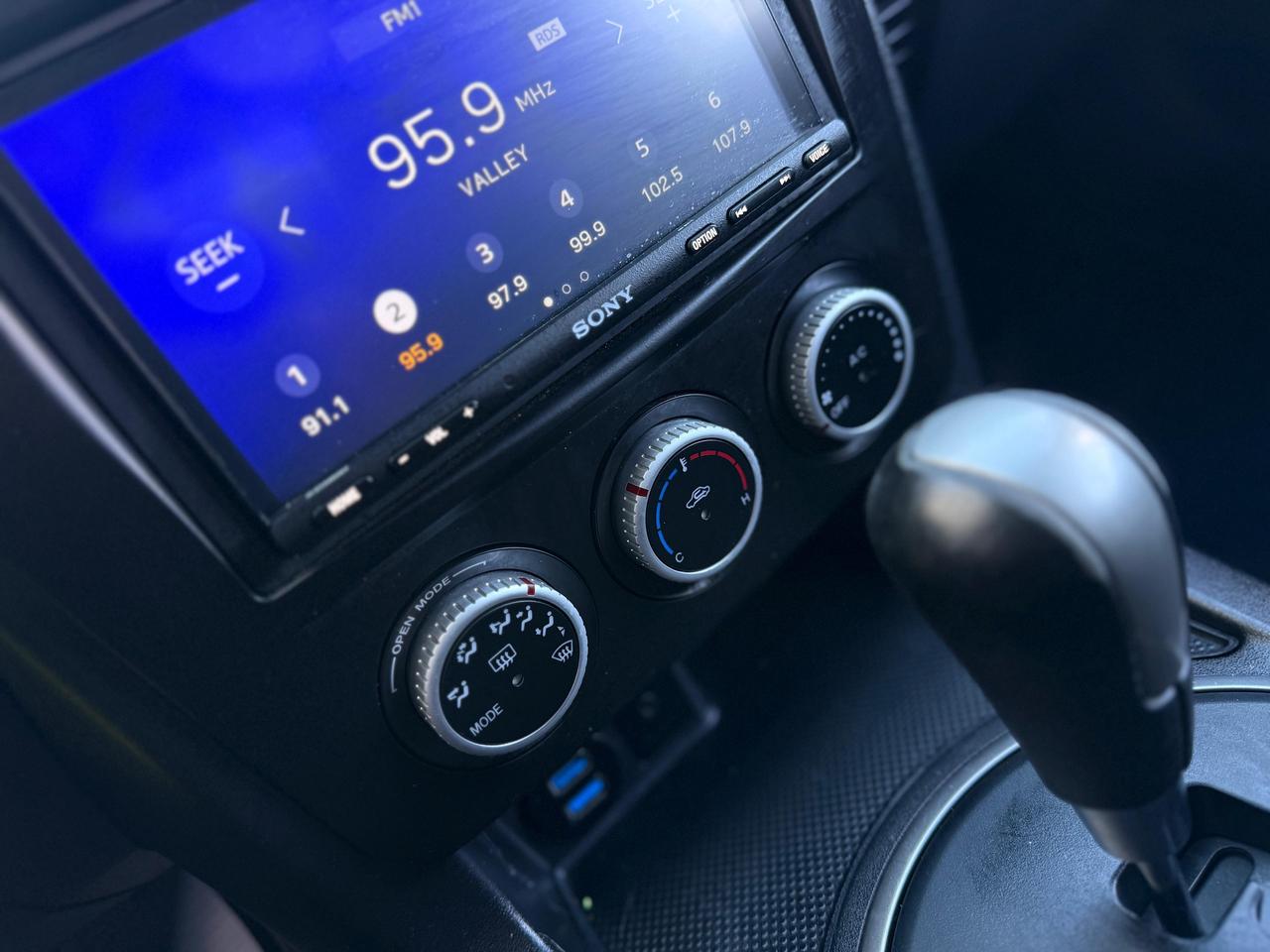 2011 Mazda MX-5 Miata Sport Photo