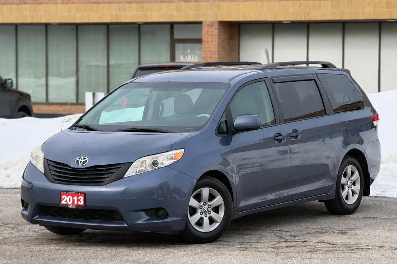 2013 Toyota Sienna BASE Photo0