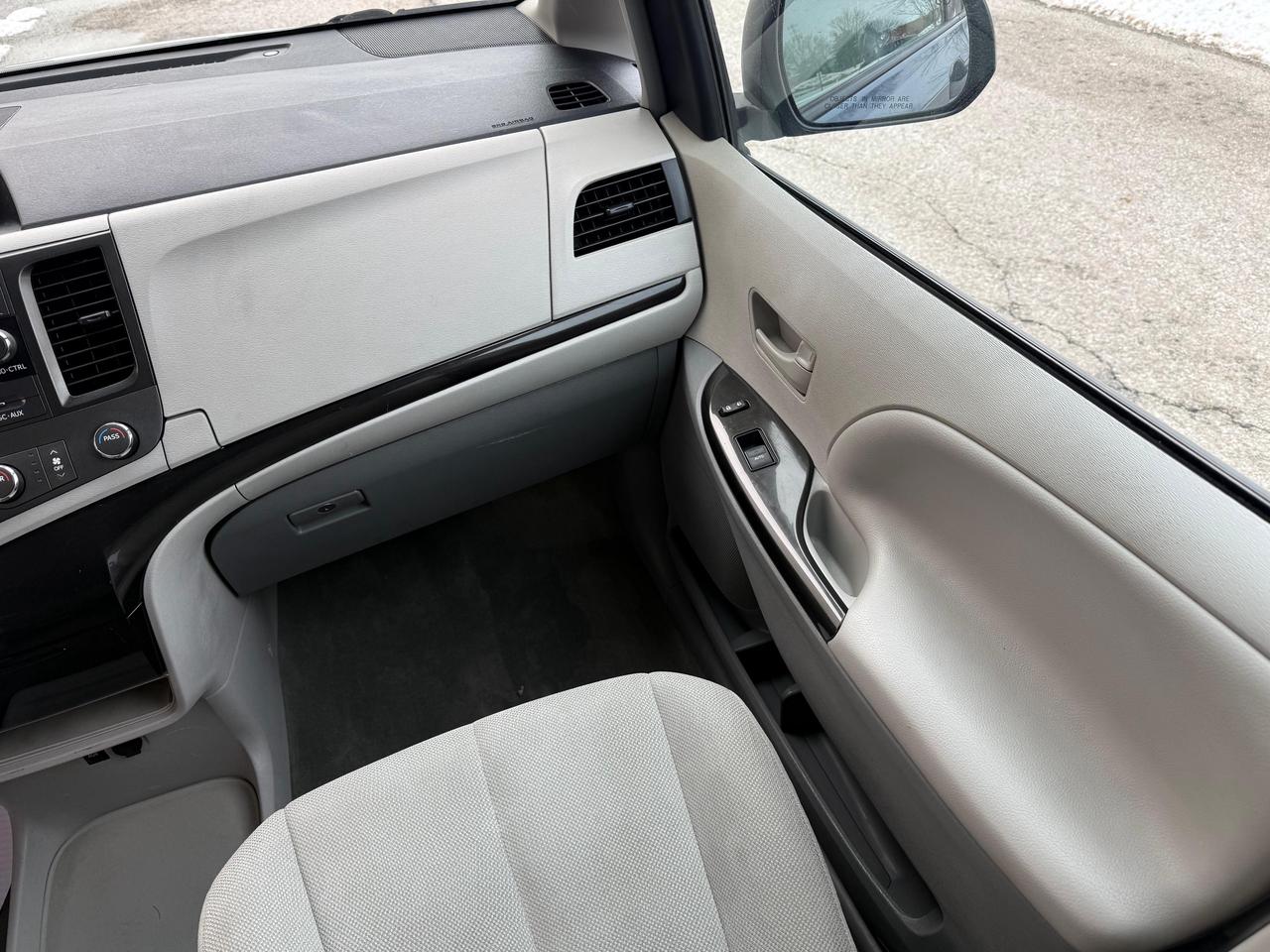 2013 Toyota Sienna BASE Photo
