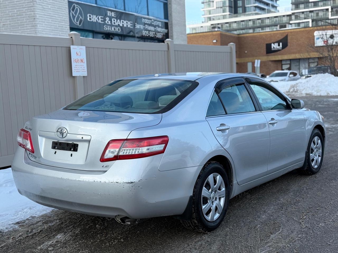 2010 Toyota Camry LE Photo