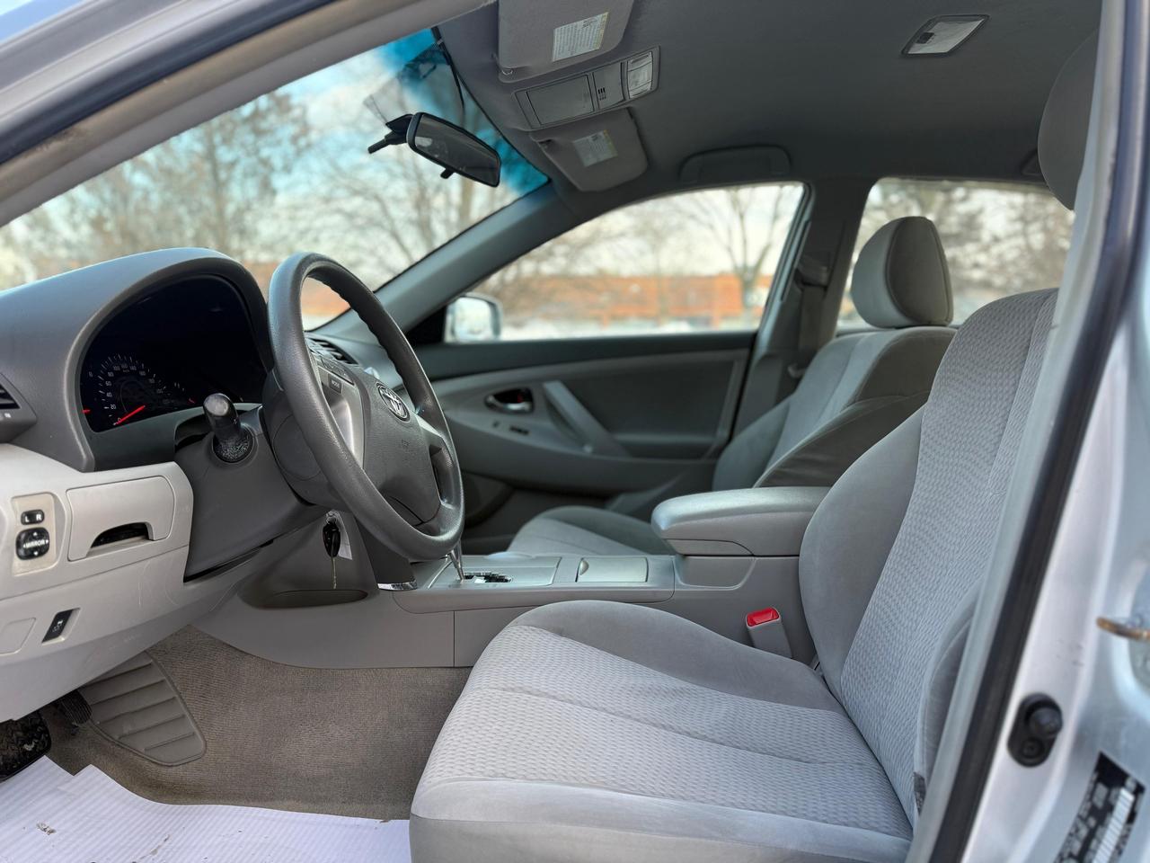 2010 Toyota Camry LE Photo