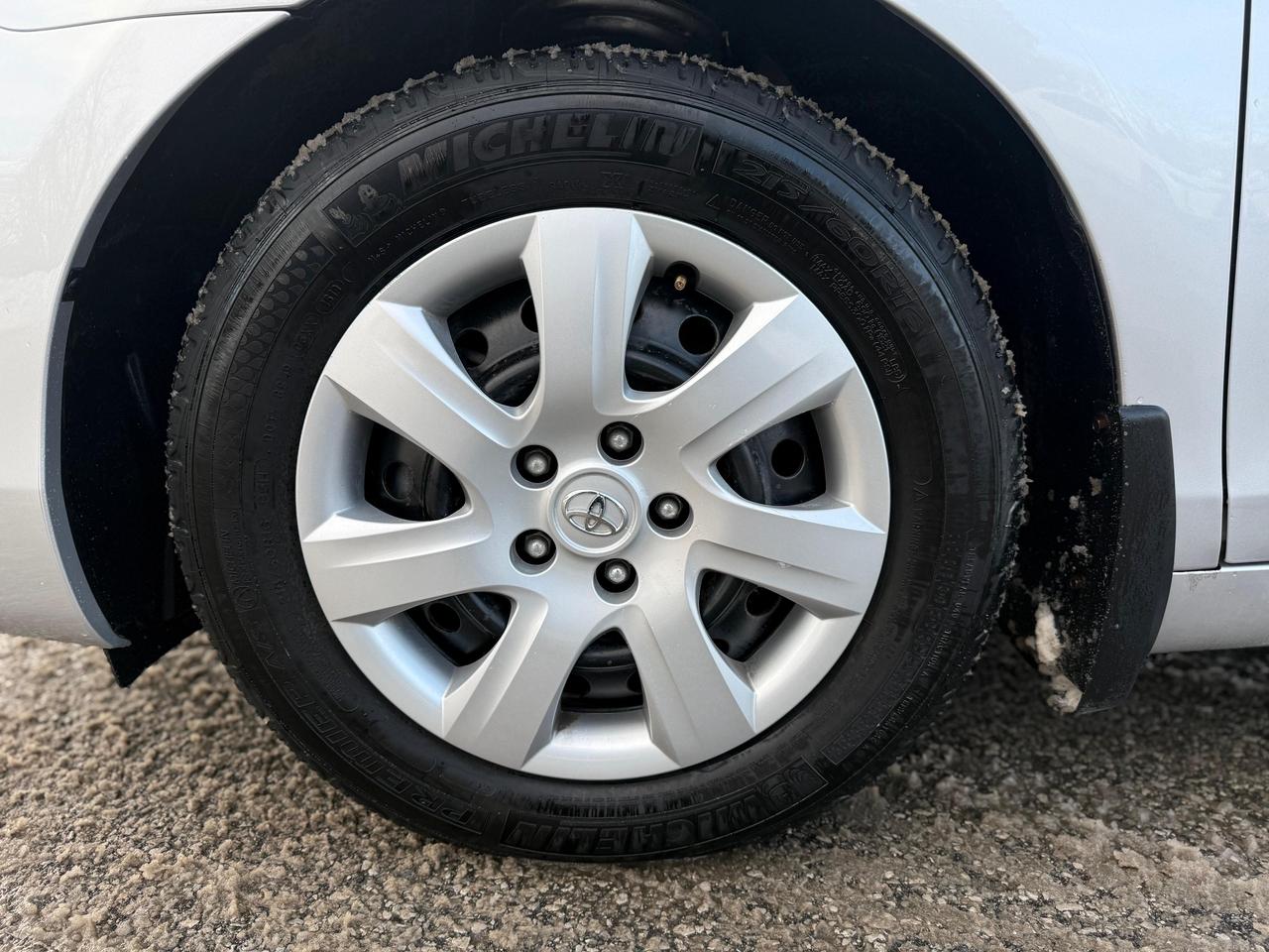 2010 Toyota Camry LE Photo