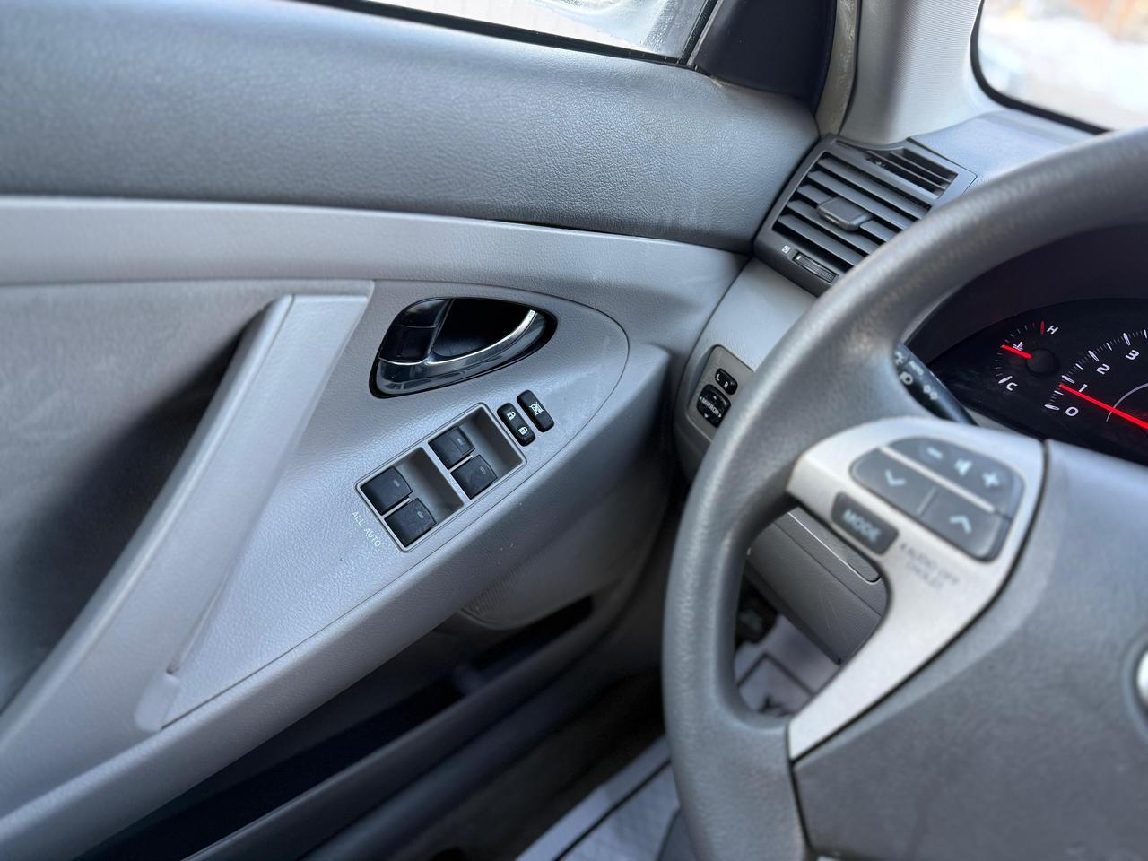 2010 Toyota Camry LE Photo