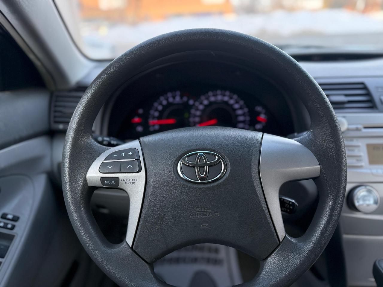 2010 Toyota Camry LE Photo