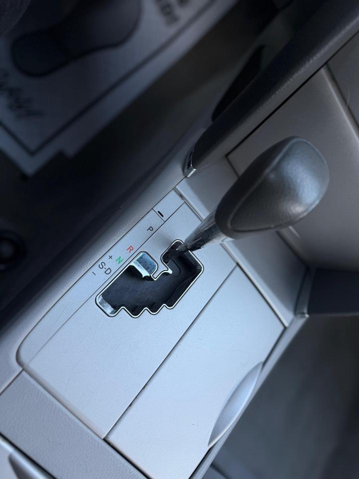 2010 Toyota Camry LE Photo