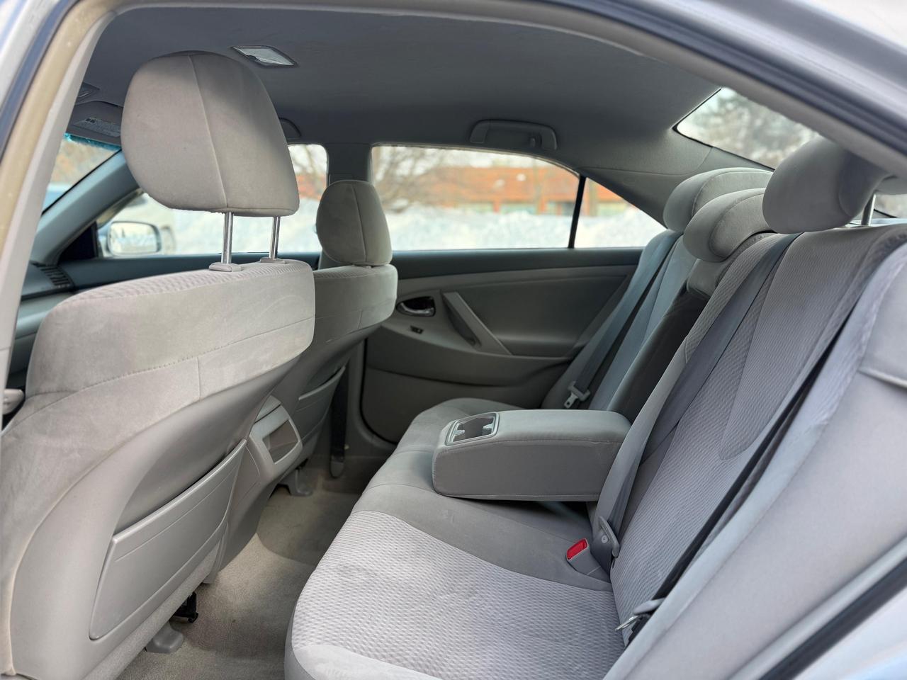 2010 Toyota Camry LE Photo