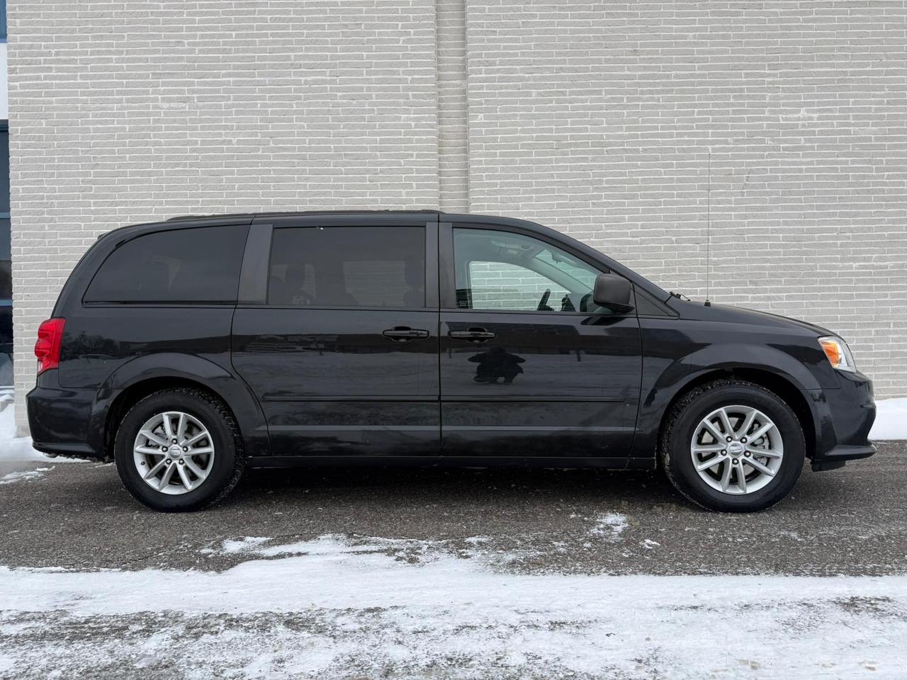 2015 Dodge Grand Caravan SXT Photo