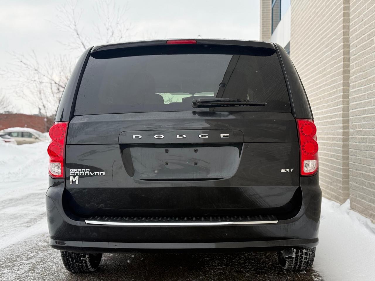 2015 Dodge Grand Caravan SXT Photo