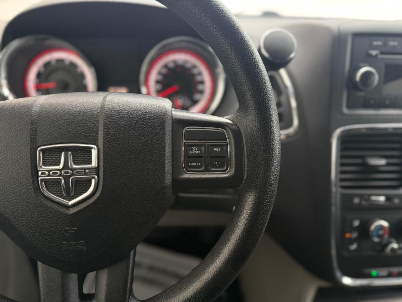 2015 Dodge Grand Caravan SXT Photo