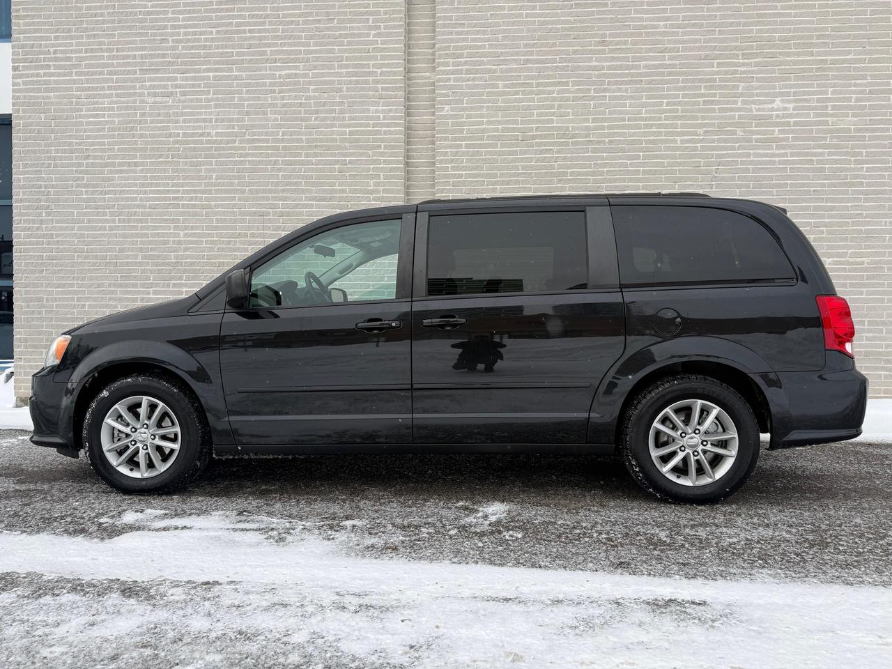 2015 Dodge Grand Caravan SXT Photo2