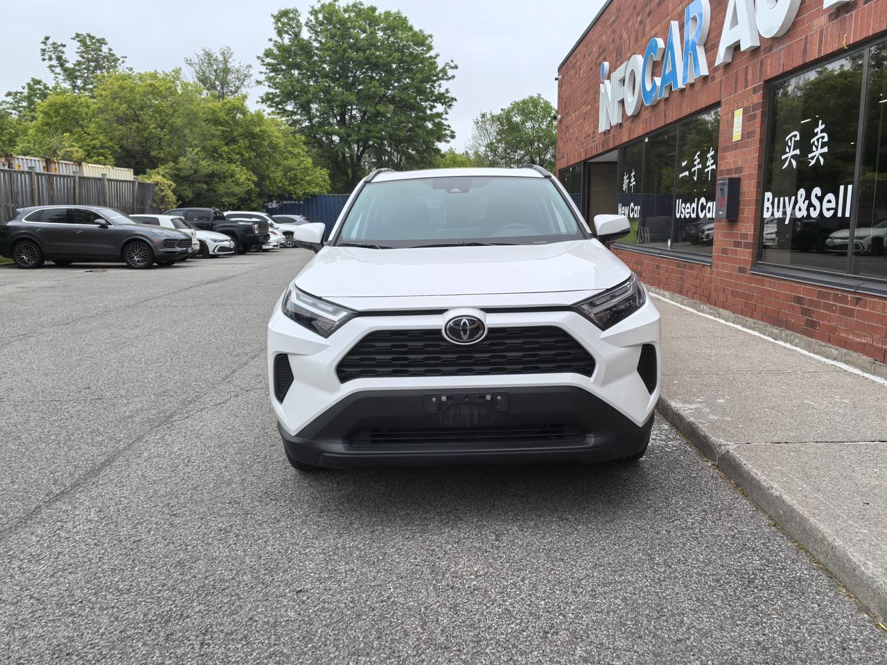2024 Toyota RAV4 XLE Photo
