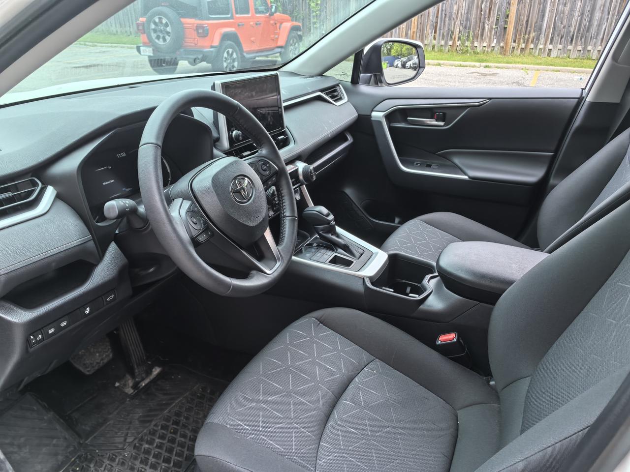 2024 Toyota RAV4 XLE Photo