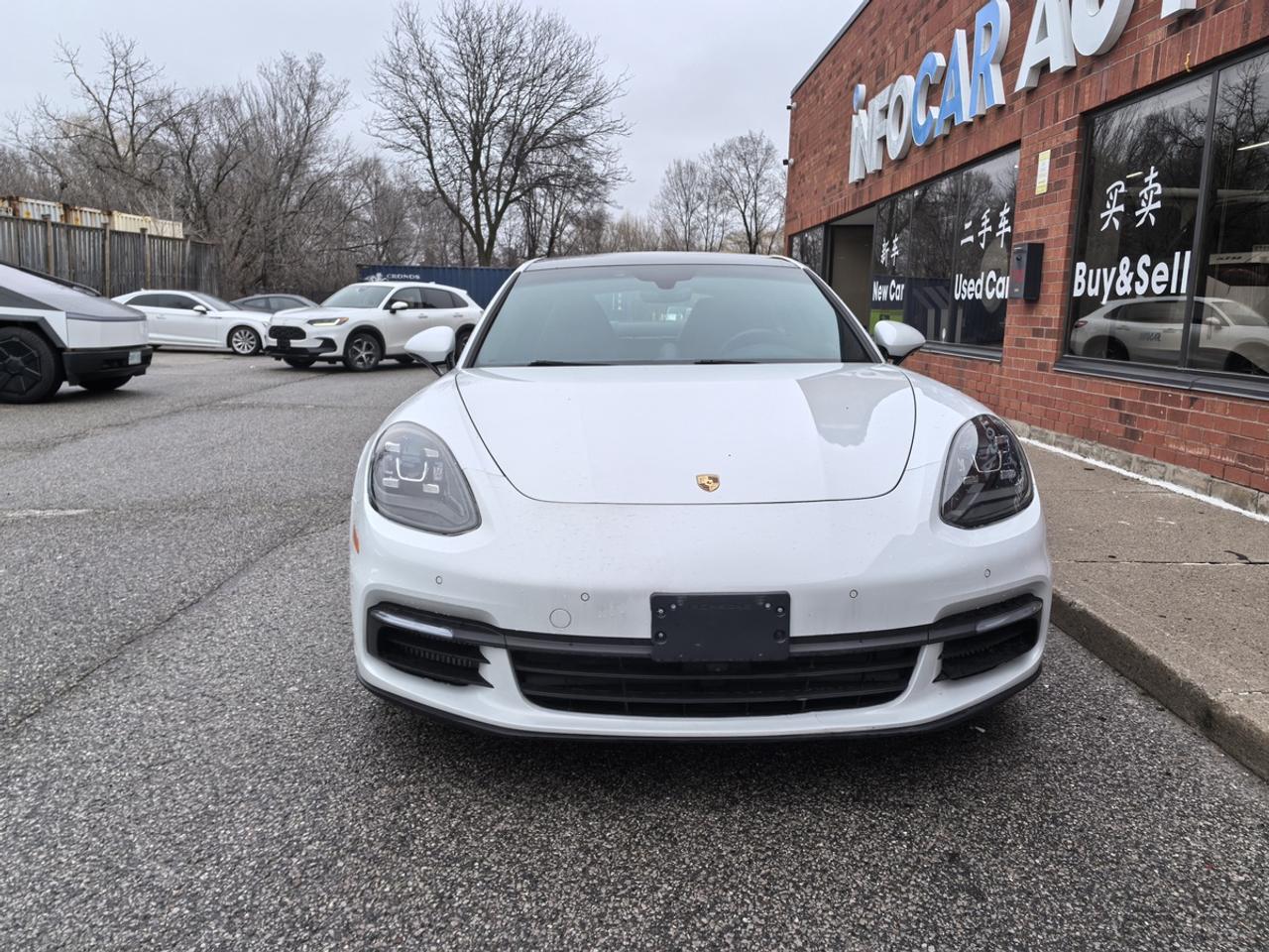 2018 Porsche Panamera 4S Photo5