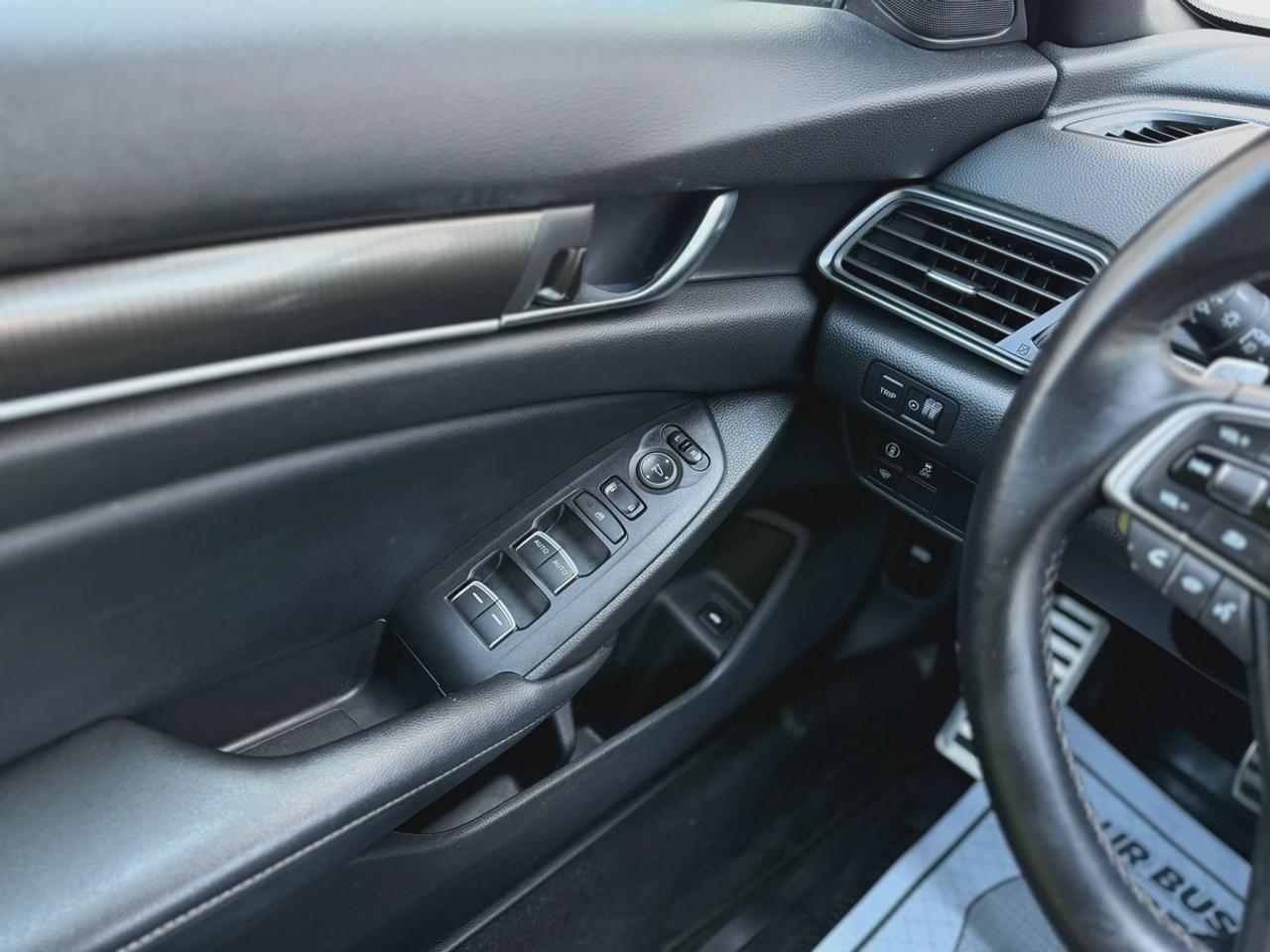 2018 Honda Accord Sport Photo