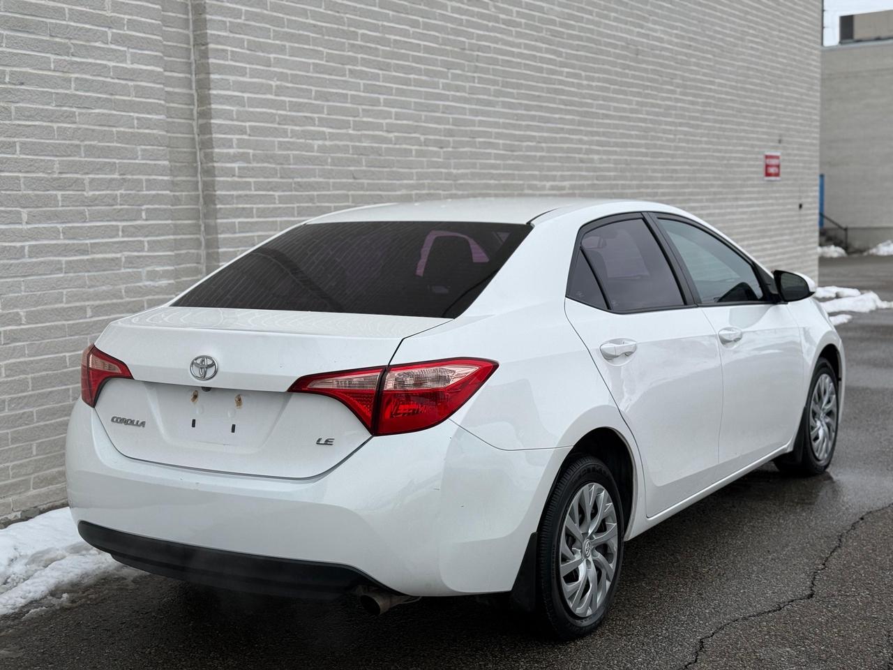 2018 Toyota Corolla LE Photo