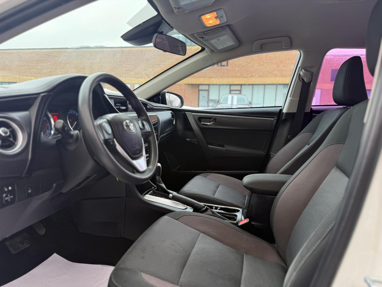 2018 Toyota Corolla LE Photo