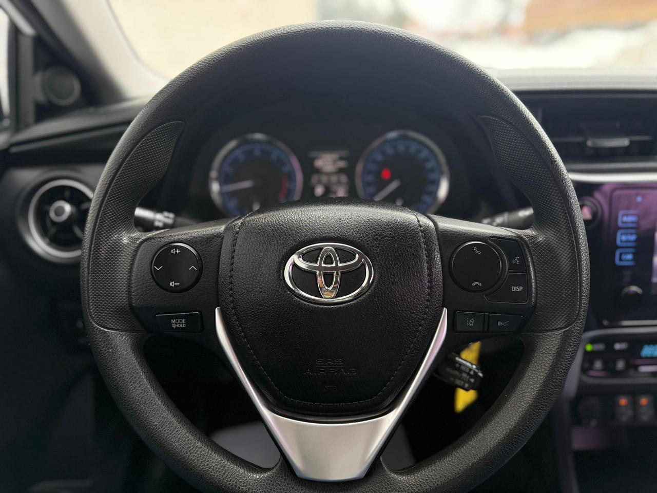 2018 Toyota Corolla LE Photo