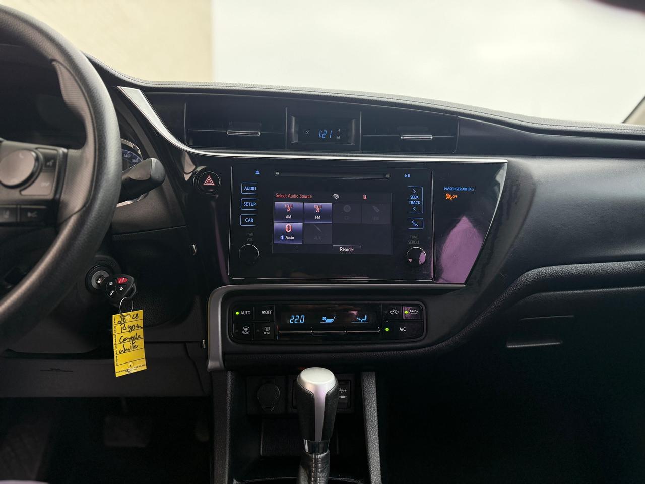 2018 Toyota Corolla LE Photo