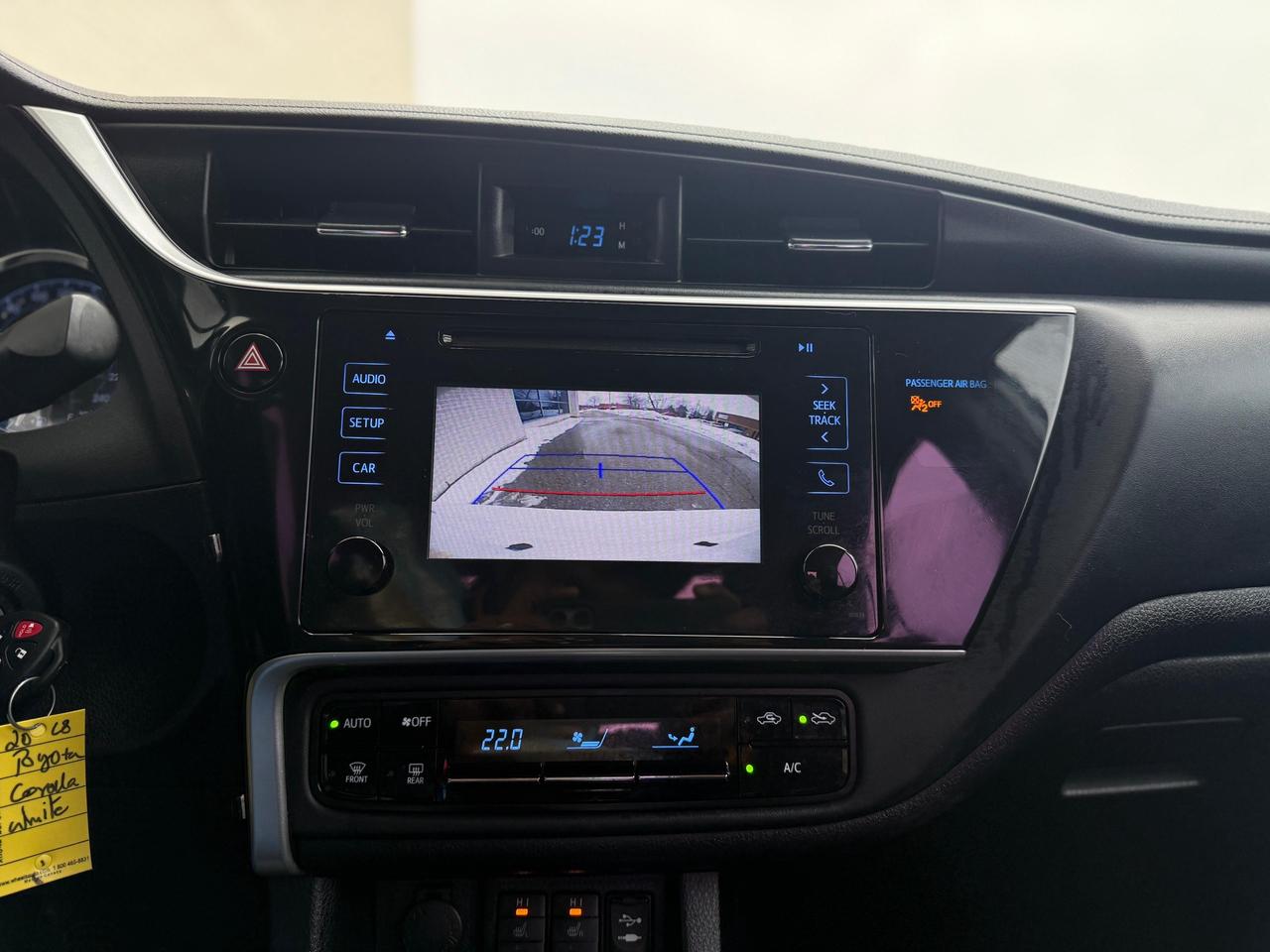 2018 Toyota Corolla LE Photo