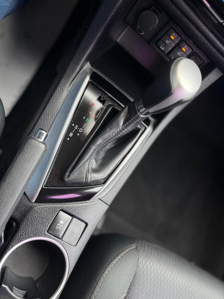 2018 Toyota Corolla LE Photo