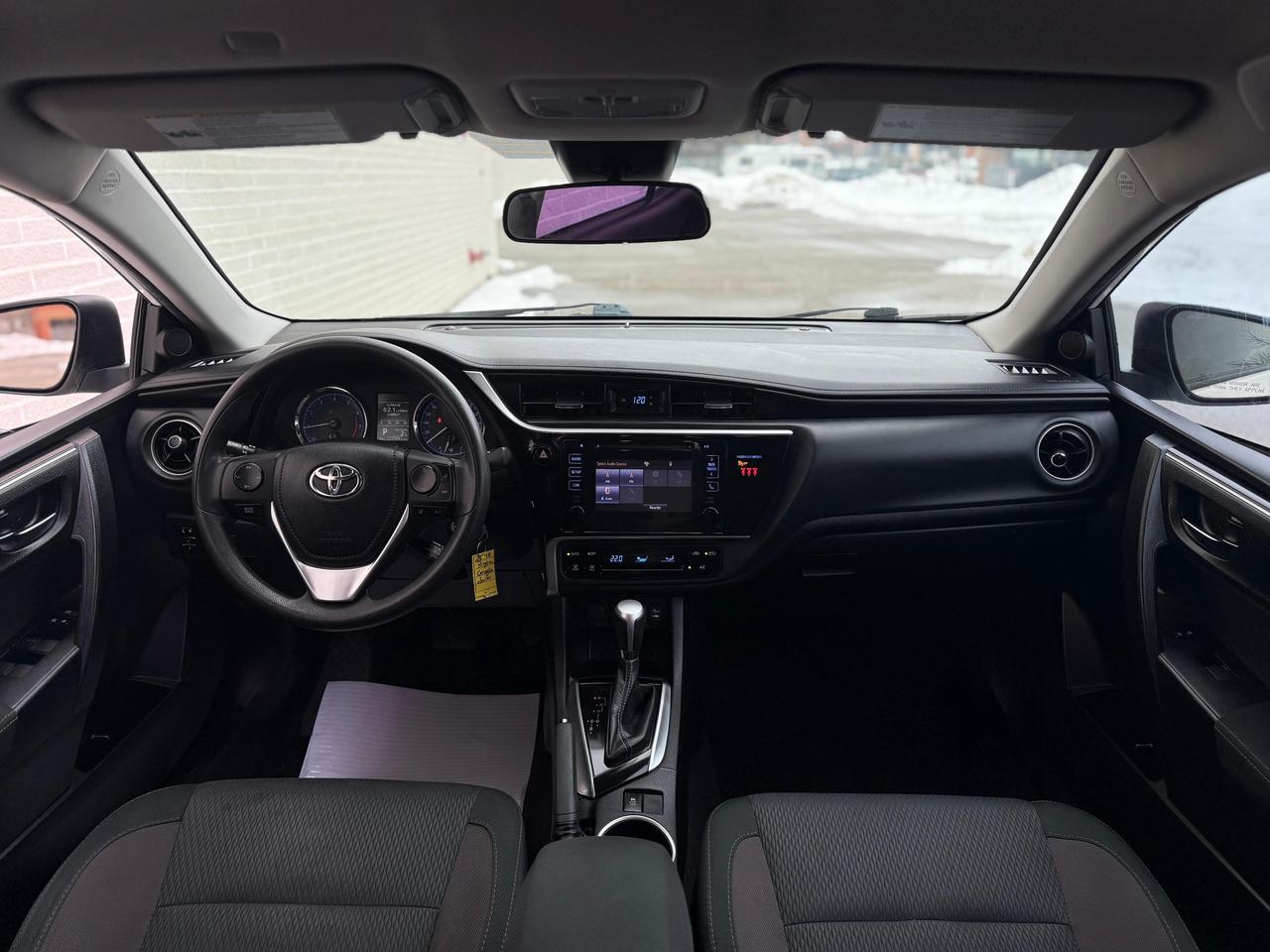 2018 Toyota Corolla LE Photo
