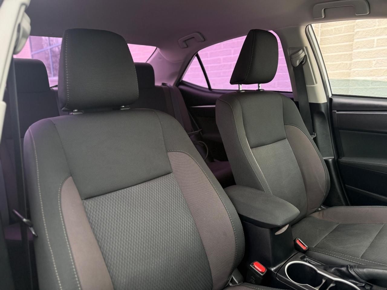 2018 Toyota Corolla LE Photo