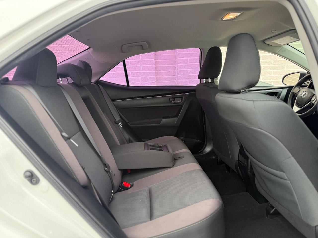 2018 Toyota Corolla LE Photo