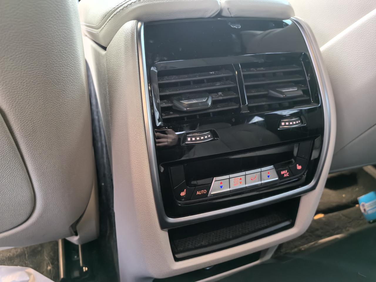 2021 BMW X6 xDrive40i Photo