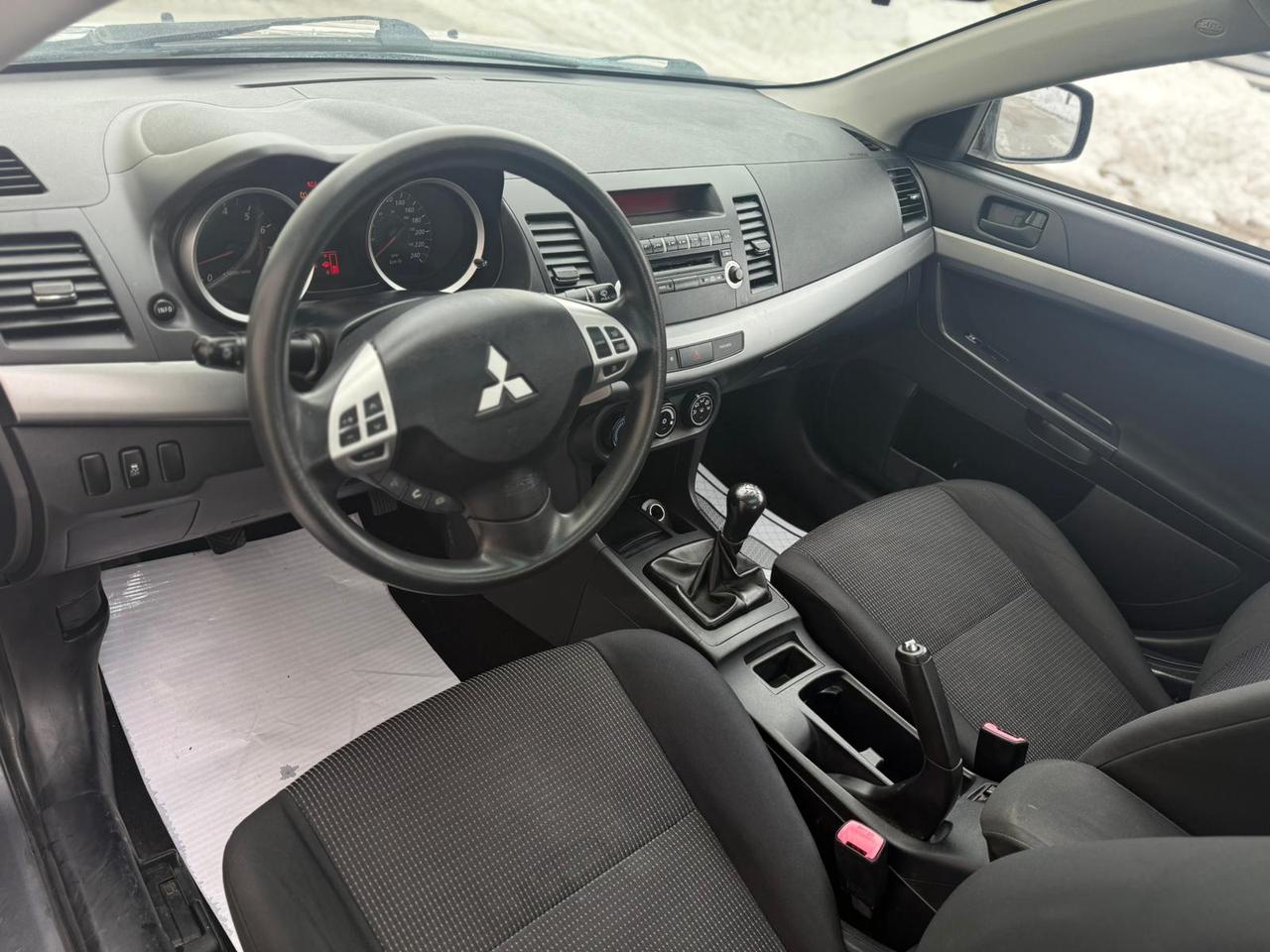 2011 Mitsubishi Lancer SE Photo