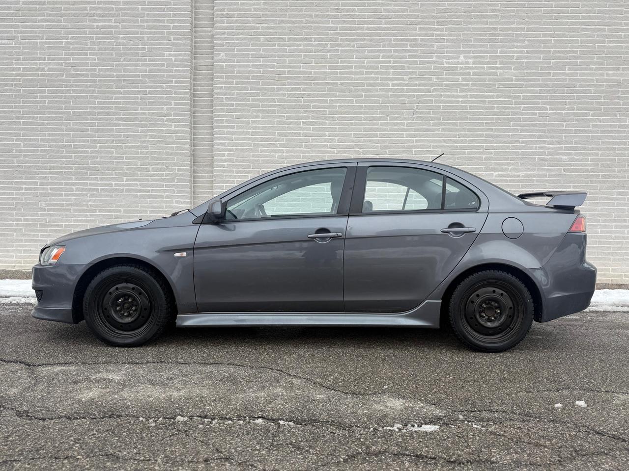 2011 Mitsubishi Lancer SE Photo2