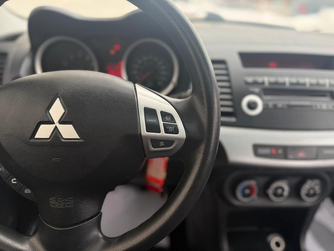 2011 Mitsubishi Lancer SE Photo